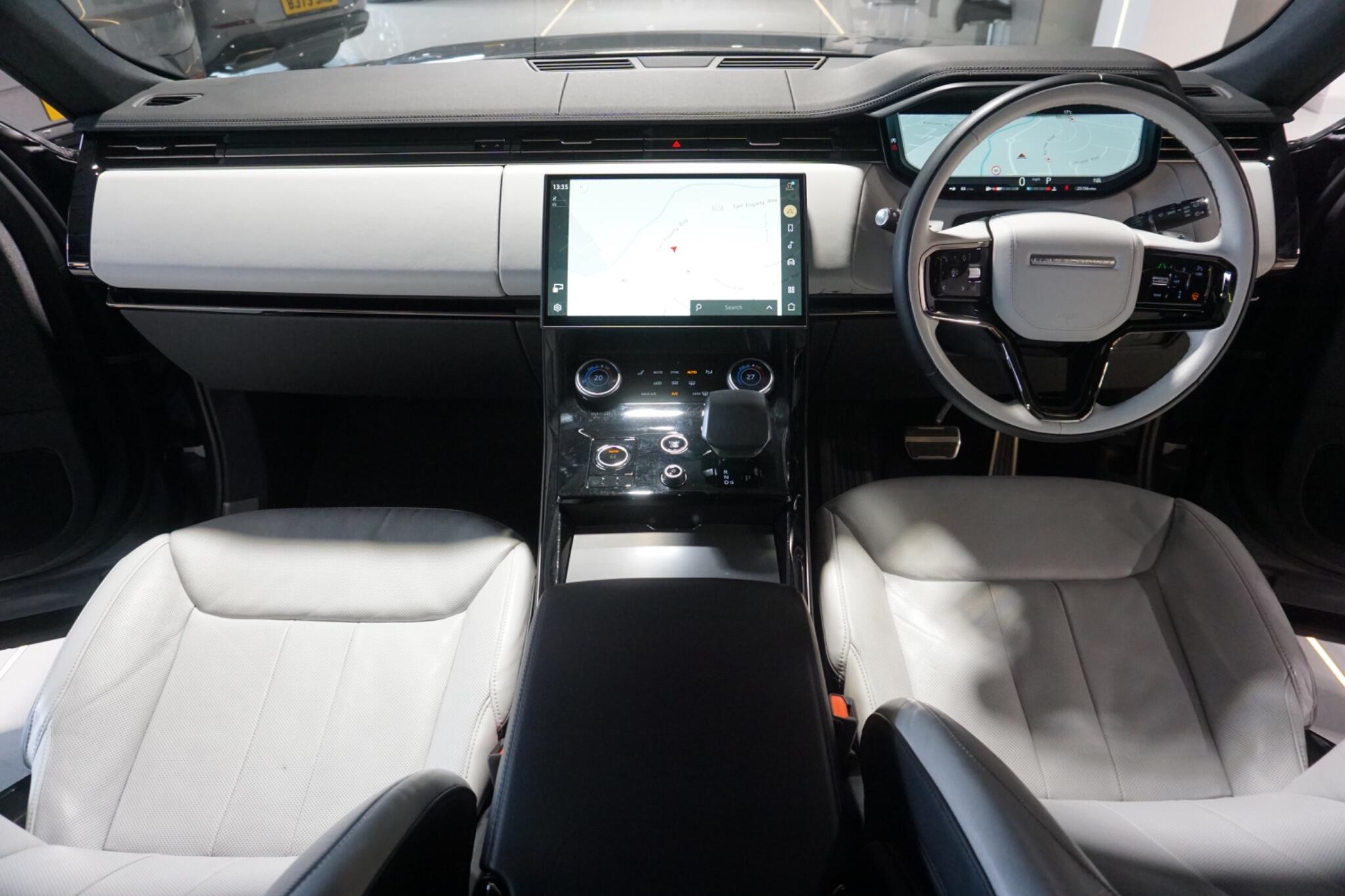 Land Rover Range Rover Sport 3.0 D300 MHEV Dynamic SE SUV 5dr Diesel Auto 4WD Euro 6 (s/s) (300 ps)